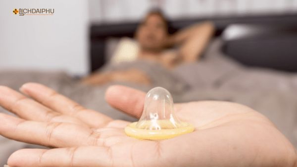 Cảnh báo không nên dùng lại bao cao su hoặc dùng loại kém chất lượng để đảm bảo an toàn khi quan hệ. Cảnh báo không nên dùng lại bao cao su hoặc dùng loại kém chất lượng để đảm bảo an toàn khi quan hệ.