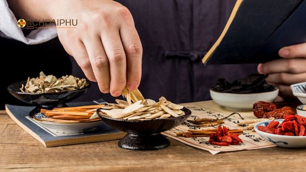 Hình ảnh thuốc Đông y Lịch Đại Phu điều trị bệnh lậu hiệu quả tại Hà Nội, dạng viên hoàn tiện dụng, giúp kháng khuẩn, giải độc và phục hồi cơ thể.